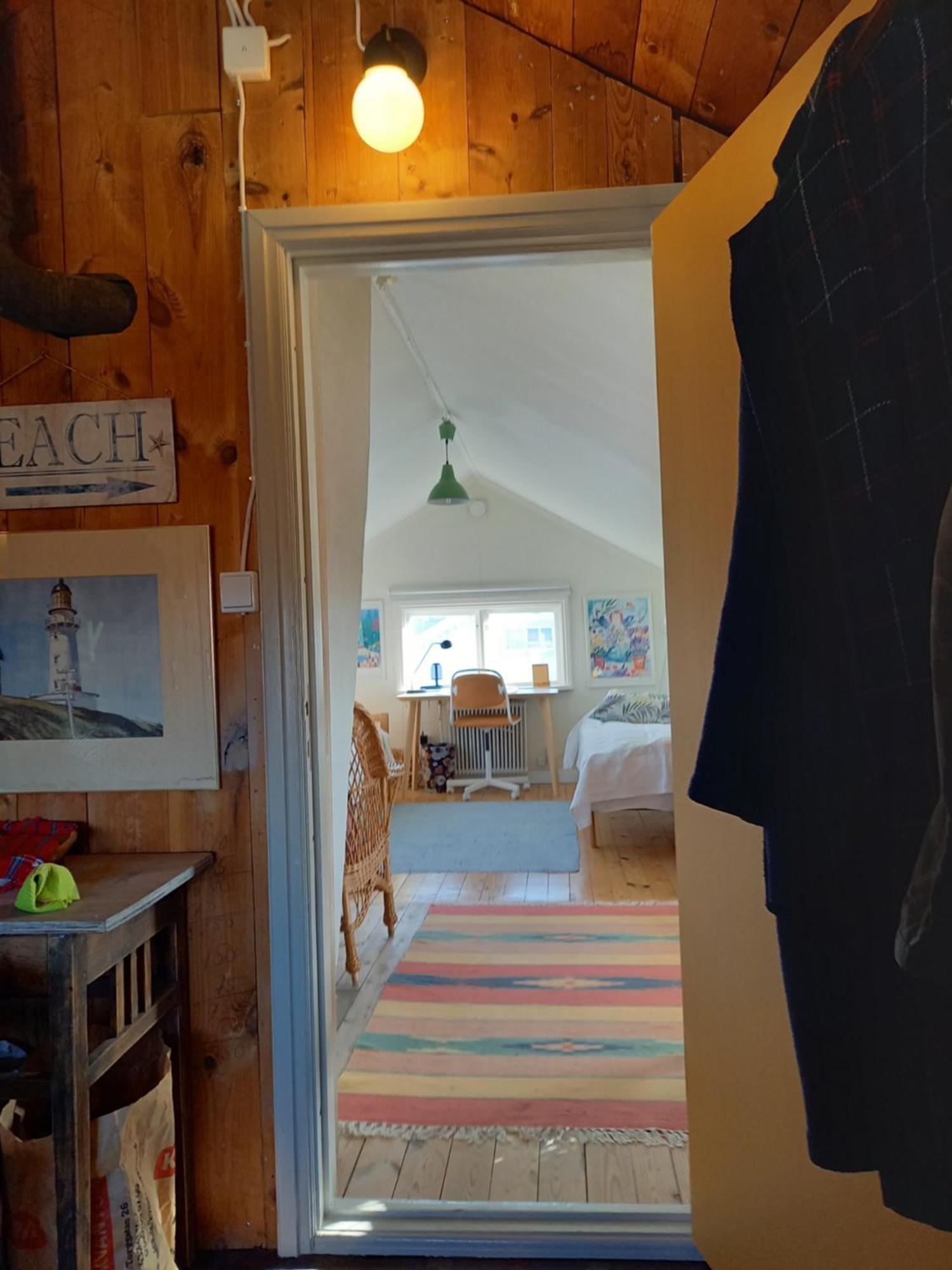 Ljust Boende, Egen Ingang Och Traedgard I Centrum Varberg Luaran gambar